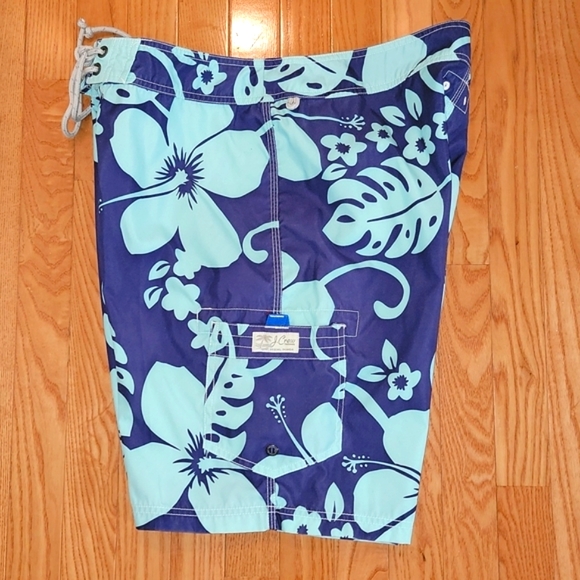 J.Crew Mens Tropical 9" Board Trunks - Picture 3 of 15